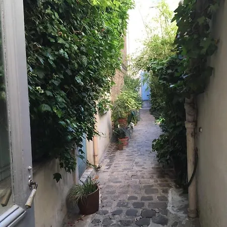 Appartamento With Terrace Near Buttes-chaumont *