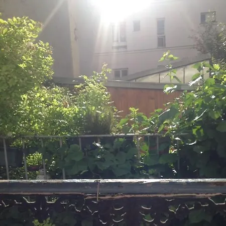 With Terrace Near Buttes-chaumont *